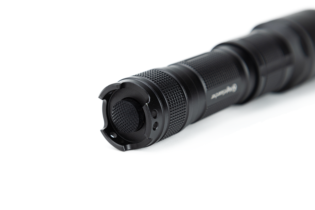 Tracker 1000 Zoom | 1000 Lumen Adjustable Zoom Spot to Flood Beam, Rechargeable Flashlight