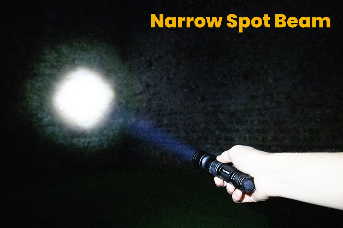 Tracker 1000 Zoom | 1000 Lumen Adjustable Zoom Spot to Flood Beam, Rechargeable Flashlight